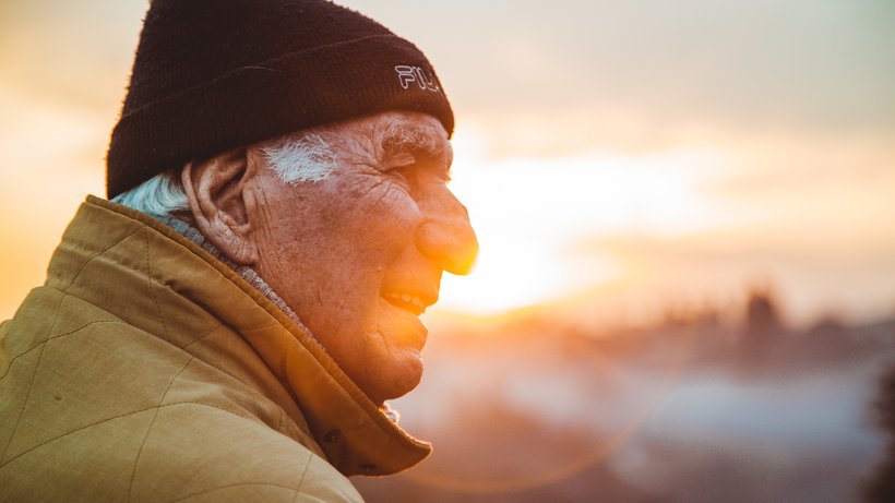  Wer dem Alter positiv entgegensieht, lebt in der Regel länger als jene Menschen, deren Zukunft ihnen in trübem Licht erscheint. © Matteo Vistocco/Unsplash 