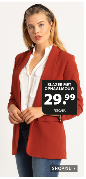 Toffe blazer in mooie roestbruine kleur. Deze lange blazer heeft een mooie reverkraag en is voorzien van geplooide ophaalmouwen. Met fake klepzakken en eindeloos te combineren met elke oufit.