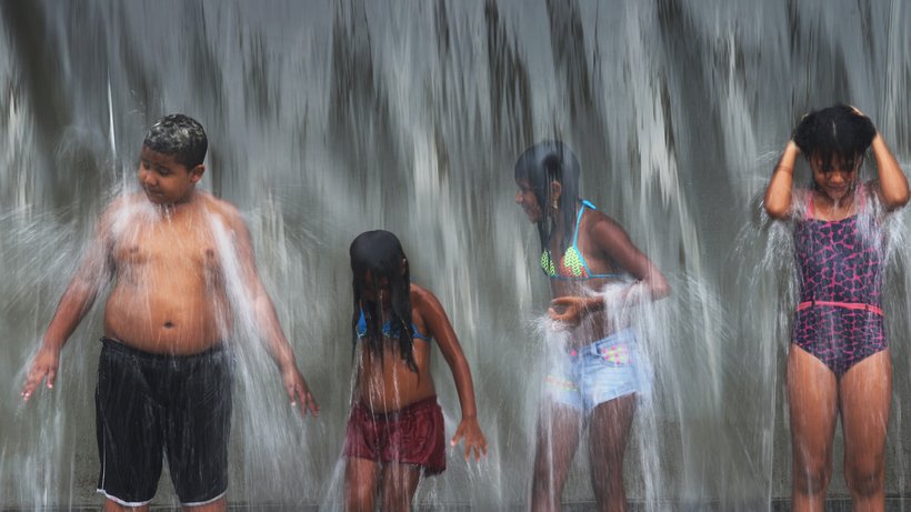 Dusche für alle in Rio de Janeiro, Brasilien © Mario Tama/Getty Images