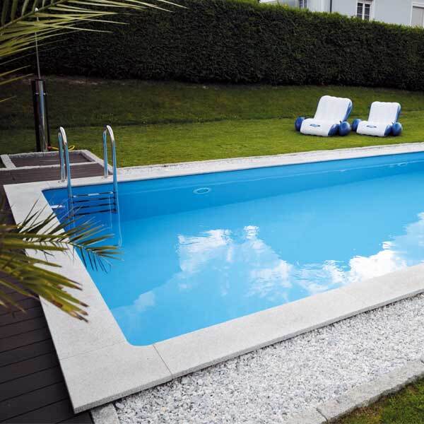Einbaupool Styropor-Pool-Set 500x250x150 cm inkl. Sandfilteranlage, Skimmer, Leiter, Filtersand, Bodenschutzvlies & Verrohrungsset weiß