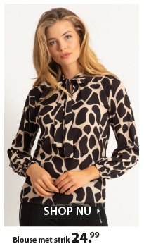 Mooie dames blouse met allover print. Eindeloos te combineren en met een stijlvolle look. Deze blouse heeft een mooie strik bij de hals en heeft elastische boorden bij de mouwen.