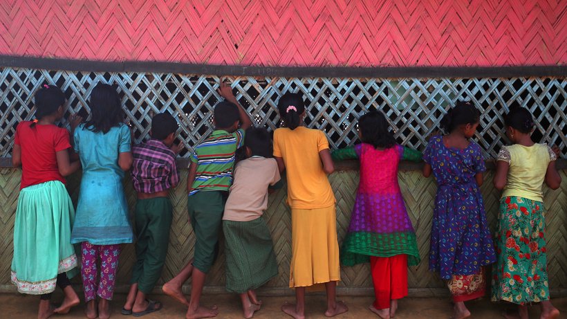  Rohingya-Kinder in einem Lager in Kutupalong © Hannah Mckay
