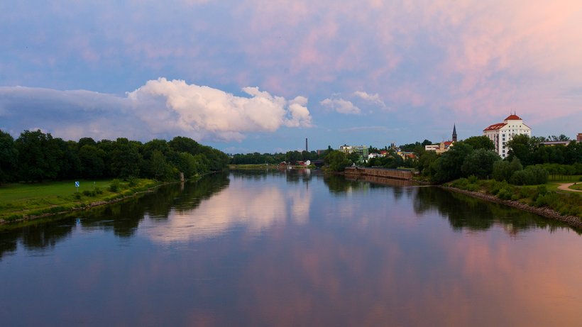  Der Flussverlauf der Elbe in Magedeburg © Jens Wolf/dpa 