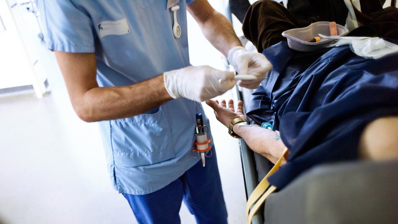  Laut einer Studie werden Patienten in Krankenhäusern auch ohne medizinischen Grund behandelt. © Fred Dufour/AFP/Getty Images 