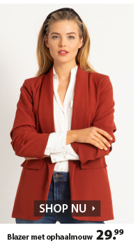 Toffe blazer in mooie roestbruine kleur. Deze lange blazer heeft een mooie reverkraag en is voorzien van geplooide ophaalmouwen. Met fake klepzakken en eindeloos te combineren met elke oufit.