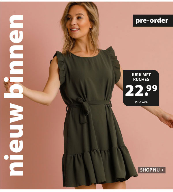 Nieuw binnen - pre-order deze jurk met ruches voor € 22,99 - verkrijgbaar in 2 kleuren