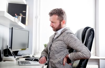 So lernen Ihre Mitarbeiter ein rückenfreundliches Arbeiten