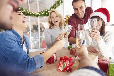 Weihnachtsgeschenke für Ihre Mitarbeiter: Mit diesen Geschenkideen motivieren Sie Ihre Belegschaft