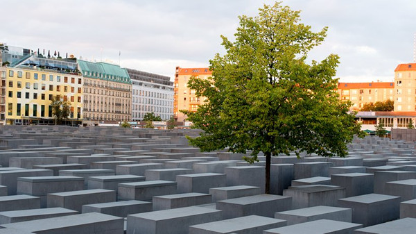 Das Holocaust-Mahnmal von Peter Eisenman in Berlin © Monika Skolimowska/dpa