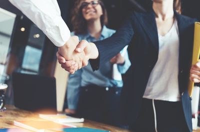 8 Techniken, mit denen Sie in Verhandlungen die besten Konditionen herausholen