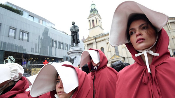 Die Frau als des Mannes Magd? Demonstrantinnen am 10. Februar im kroatischen Zagreb © Xinhua/imago