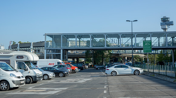Parkplätze am Flughafen Düsseldorf