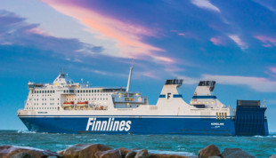 Die Finnlines auf dem Meer