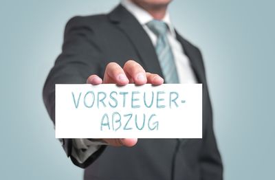 Zeitfalle: Rückwirkender Vorsteuerabzug aus einer berichtigten Rechnung