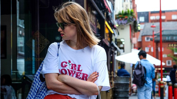 Ist es schon Girl Power, ein T-Shirt zu kaufen? © Kevin Grieve/unsplash.com