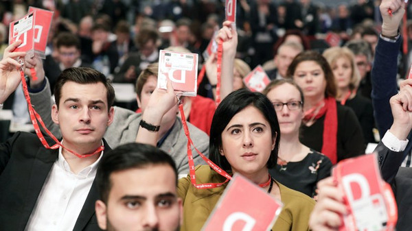   Was ganz Neues: Es ging auf dem SPD-Parteitag um produktive Auseinandersetzung, statt um Rechthaben oder Besserwissen. © Kay Nietfeld/dpa 
