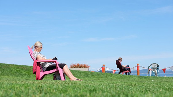  Viele pflegende Angehörige wünschen sich vor allem eins: Zeit. © Unsplash / Kingston Chen 