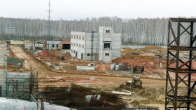  Das Verwaltungsgebäude des Atommülllagers im russischen Majak © Carl Anderson/dpa 