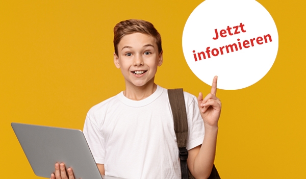 Junge mit Laptop