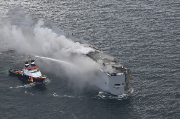 Frachter-Brand: Wattenmeer besser schützen Forderungen: Schutzgebiete stärken, Schiffsverkehr neu ordnen