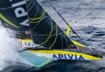 Vendée Globe: "Apivia" mit Foilschaden