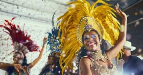 Karneval in der Ferne