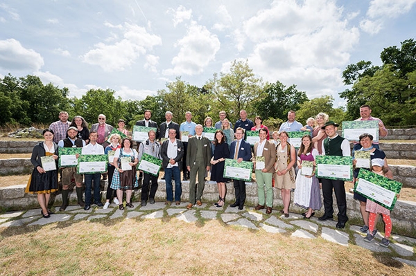 90 konventionelle Betriebe sind nun Bio-Höfe NABU-Förderprojekt „Gemeinsam Boden gut machen“ feiert Jubiläum
