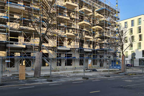 „Schneller-Bauen-Gesetz“ im Bauausschuss 1.500 Berliner*innen beteiligen sich an Protestmailing