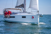 Sunsail baut One-Design-Racer-Flotte auf