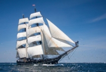 Unterwegs mit der "Roald Amundsen" Unterwegs mit der "Roald Amundsen"