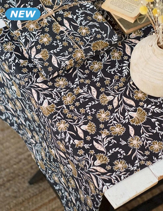 Tischdecke «Japur Indies», 140 x 240 cm, schwarz geblümt