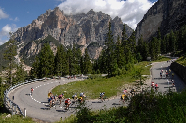 Die TOUR-Transalp am Passo Falzarego