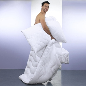 Superbauschiger Bettinhalt mit Mikrofaser-Bezug