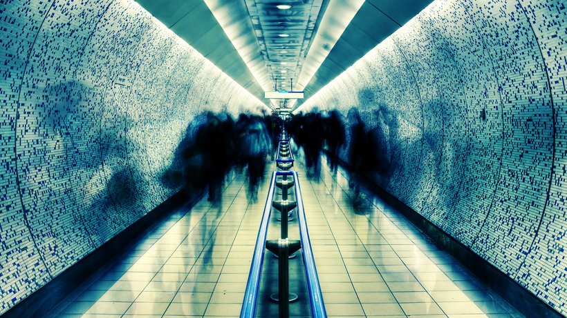 Kennen Sie dieses diffuse Gefühl vor allem nachts auf Straßen, in der U-Bahn? Die Angst, bedroht oder gar überfallen zu werden. © lama-photography/photocase.de 