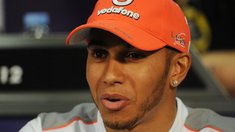 Bestzeit für Hamilton - Vettel auf Rang vier Bestzeit für Hamilton - Vettel auf Rang vier