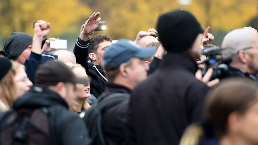  Koegida- und HoGeSa-Demonstranten in Köln © Patrik Stollarz/AFP/Getty Images 