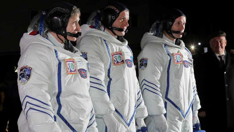  Die US-Astronautin Peggy Whitson, der Russe Oleg Nowizky und der Franzose Thomas Pesquet © Reuters / POOL New 