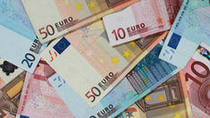 Euro stagniert bei 1,23 Dollar