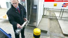 Daimler und Linde für Wasserstofftankstellen Daimler und Linde für Wasserstofftankstellen