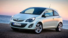 Corsa fährt dem Polo davon Corsa fährt dem Polo davon