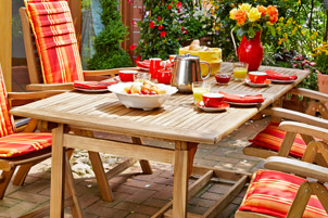Gartentisch und Esstisch