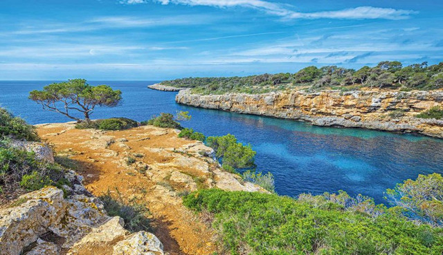Mallorca – Bucht mit Blick auf das Meer