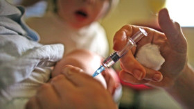  Wer sein Kind nicht impft, muss künftig mit Bußgeldern oder Ausschluss von Krippen und Vorschulklassen rechnen. © Jeff J Mitchell/Getty Images 