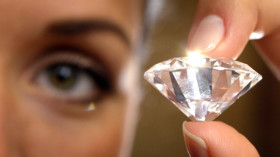  Riesig, aber echt: ein Diamant mit 84,37 Karat © Fabrice Coffrini/AFP/Getty Images 