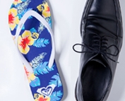 Businessschuh und Flipflop