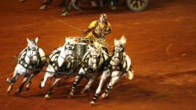 Fast wie damals: ein Pferdewagenrennen während einer "Ben-Hur"-Aufführung in Paris © Francois Durand/Getty Images