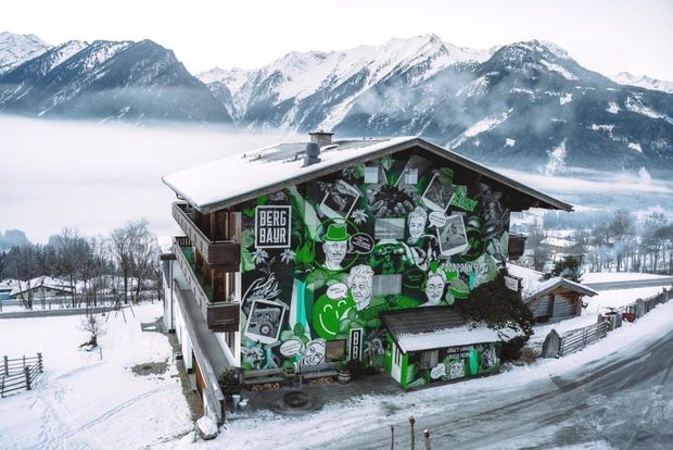 Bergbaur - Das Crazy Farming Hotel