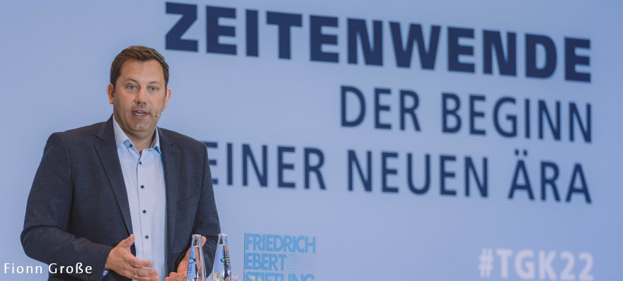 Lars Klingbeil bei seiner Rede zur Zeitenwende bei der Tiergartenkonferenz. (C) Fionn Große