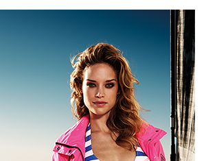 La nouvelle collection pour femmes    >